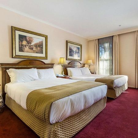 Forest Hill Canterbury International Hotel מראה חיצוני תמונה