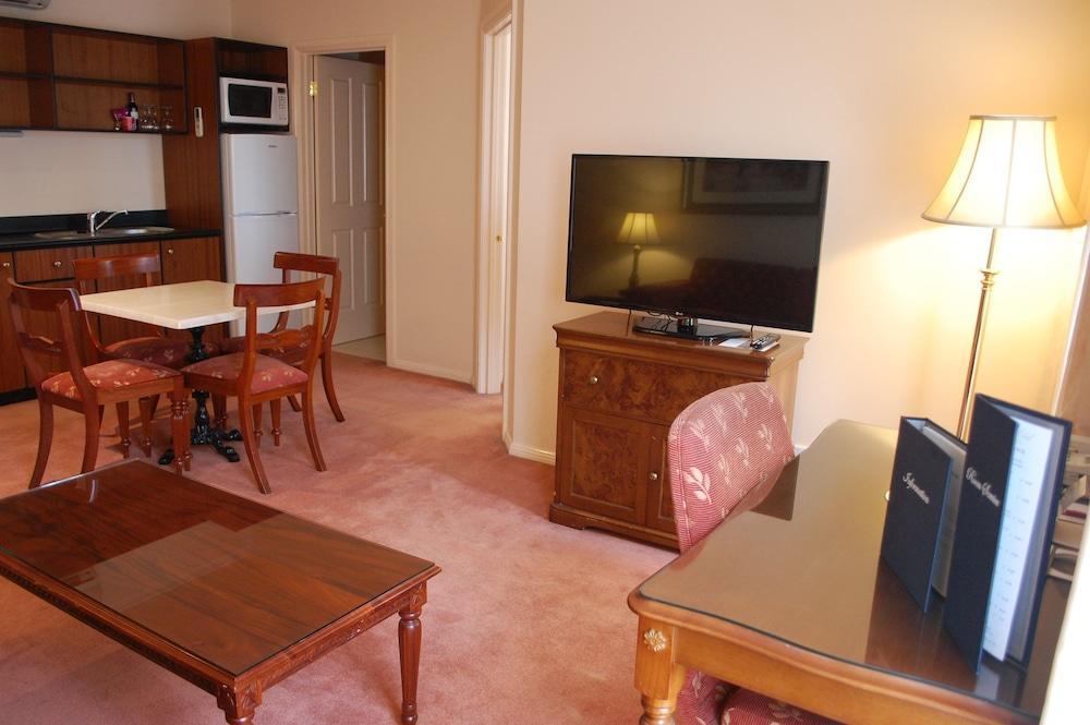 Forest Hill Canterbury International Hotel מראה חיצוני תמונה