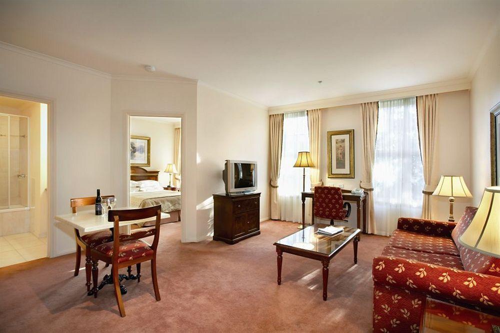Forest Hill Canterbury International Hotel מראה חיצוני תמונה
