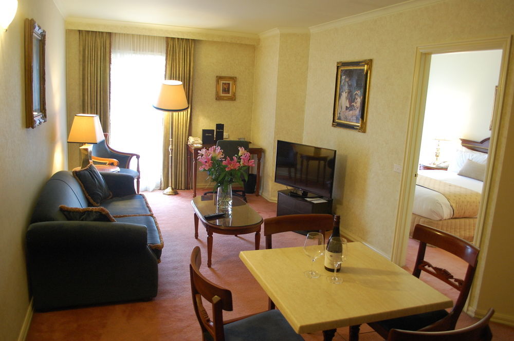 Forest Hill Canterbury International Hotel מראה חיצוני תמונה