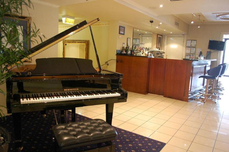 Forest Hill Canterbury International Hotel מראה חיצוני תמונה