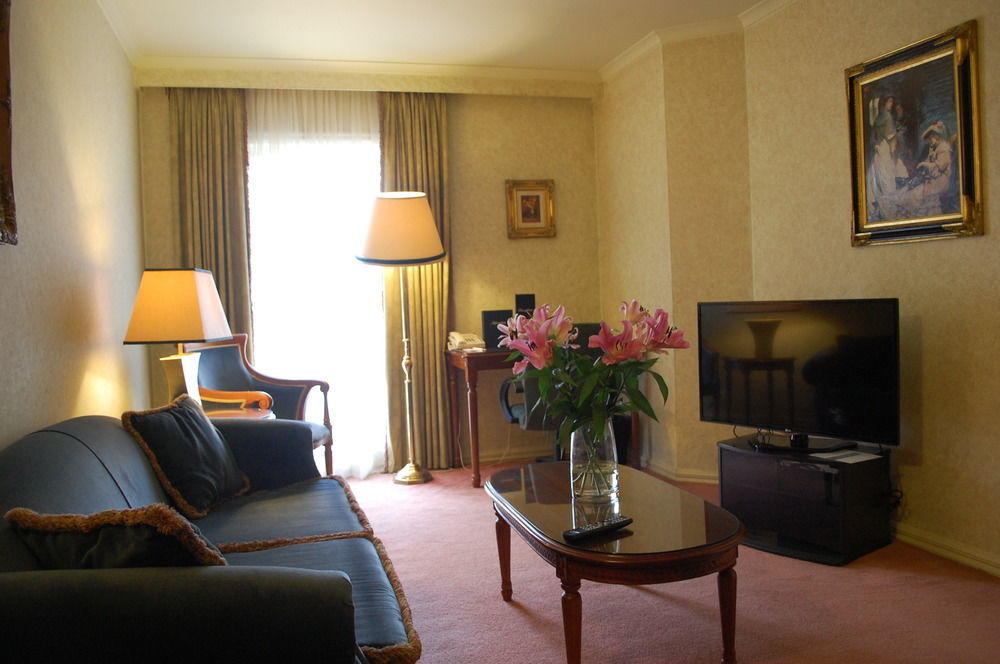 Forest Hill Canterbury International Hotel מראה חיצוני תמונה